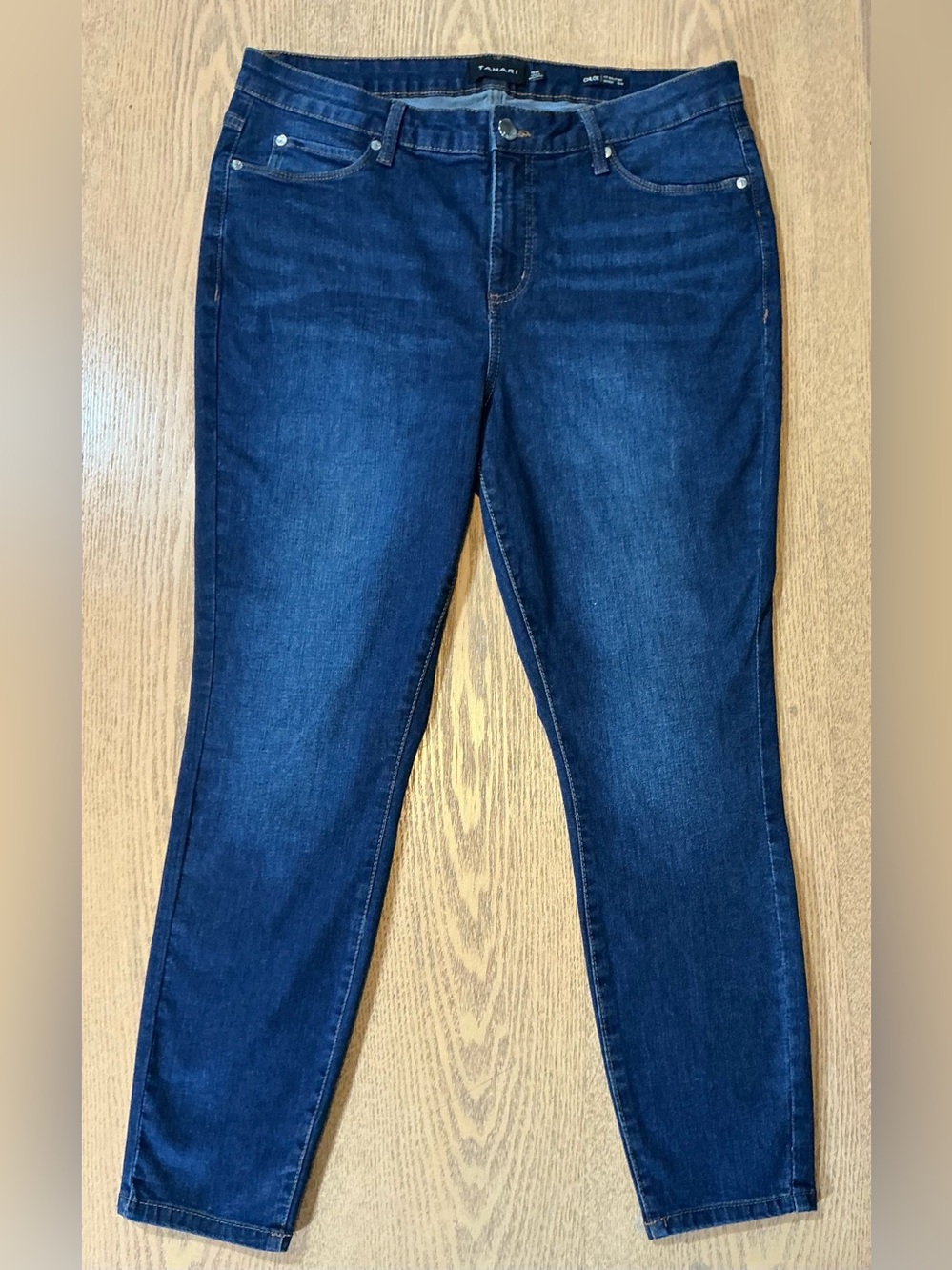 Tahari Chloe Fit Solution Skinny Jeans – Women’s Size 16W